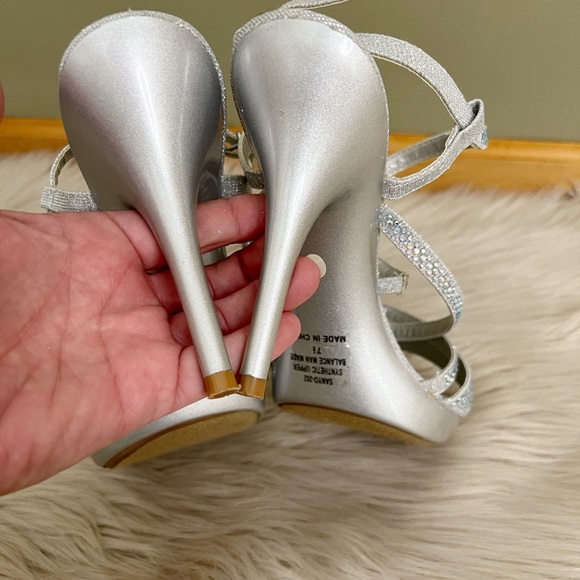De Blossom Silver Rhinestone Heels Size 7.5 - Picture 7 of 12